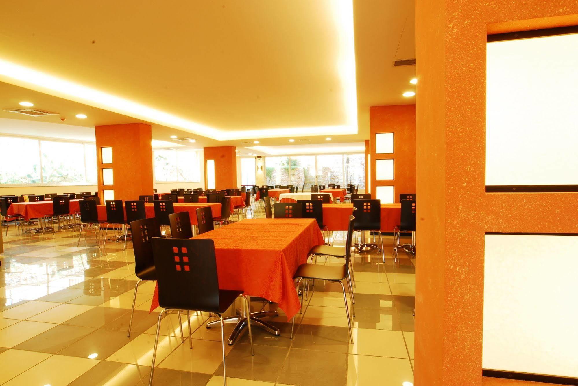 טורה ואדו Cala Saracena Resort מראה חיצוני תמונה