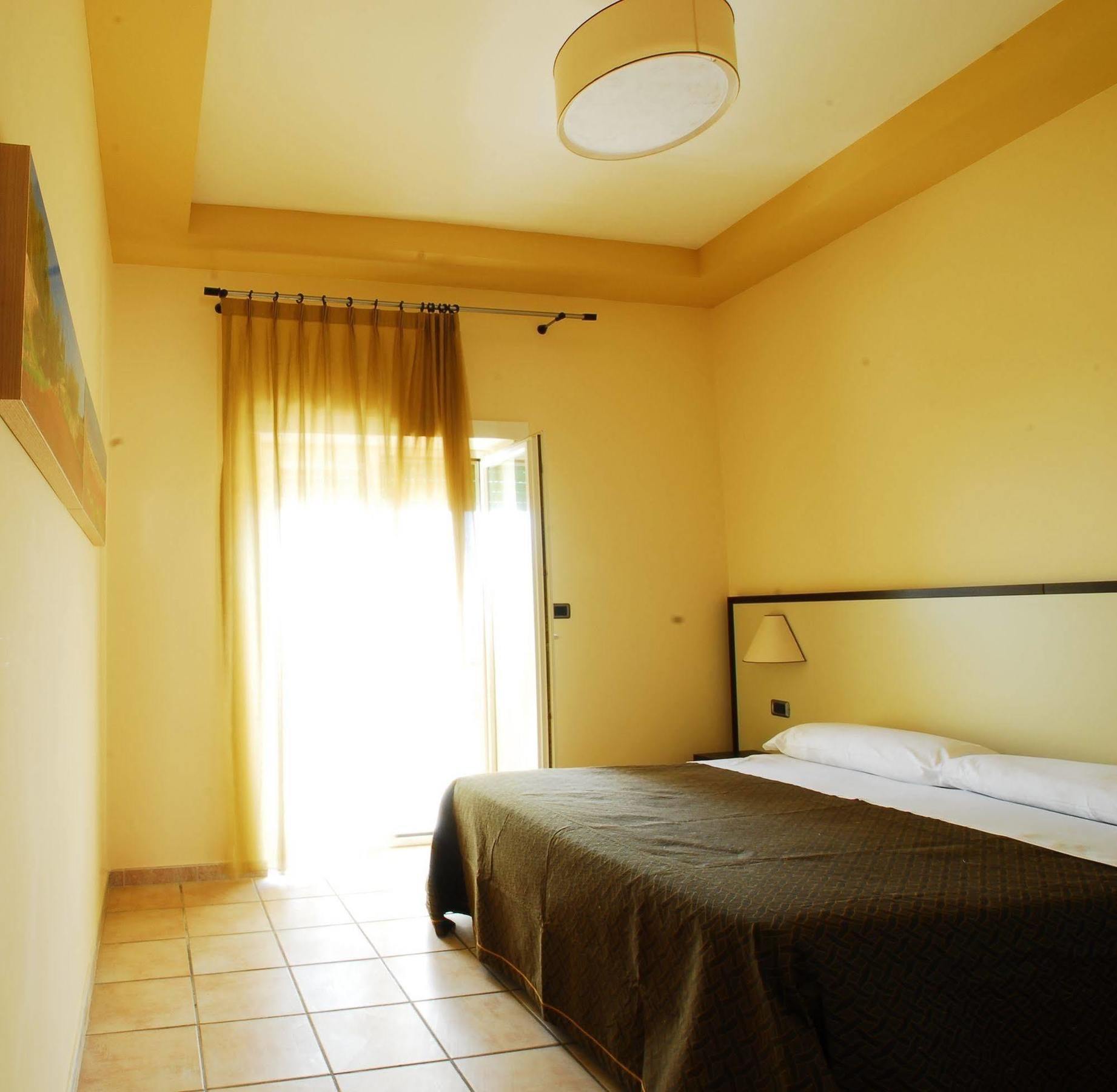טורה ואדו Cala Saracena Resort מראה חיצוני תמונה