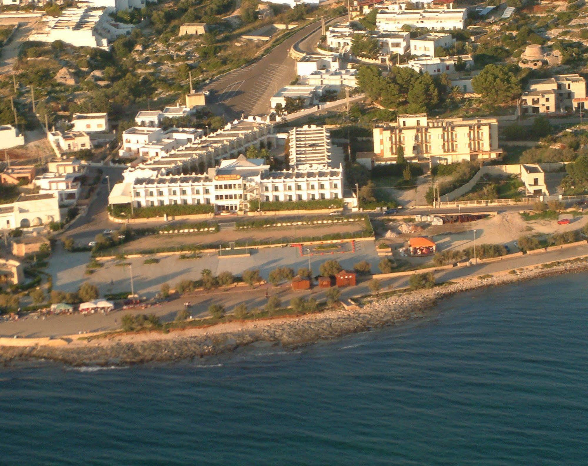 טורה ואדו Cala Saracena Resort מראה חיצוני תמונה