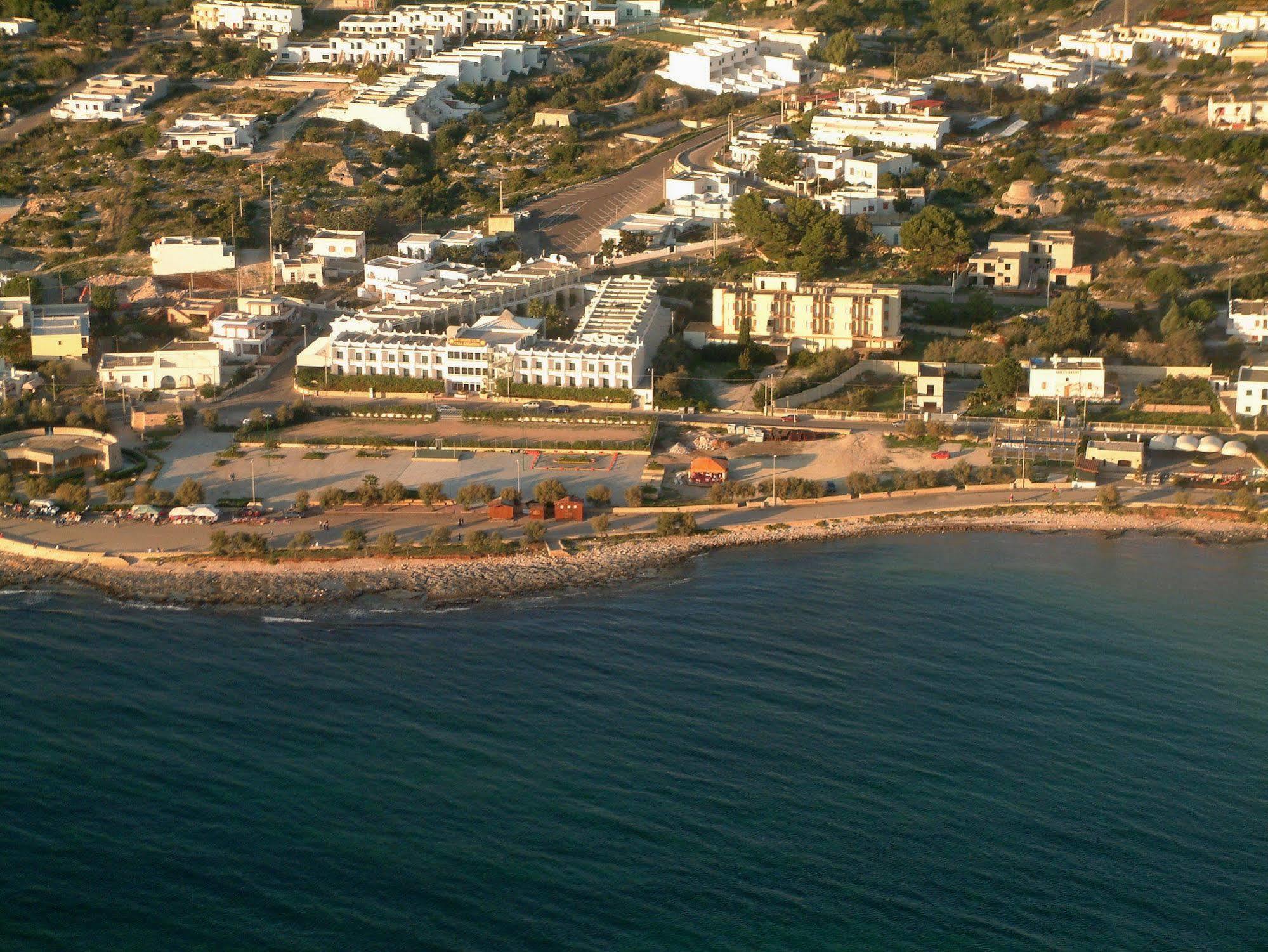 טורה ואדו Cala Saracena Resort מראה חיצוני תמונה