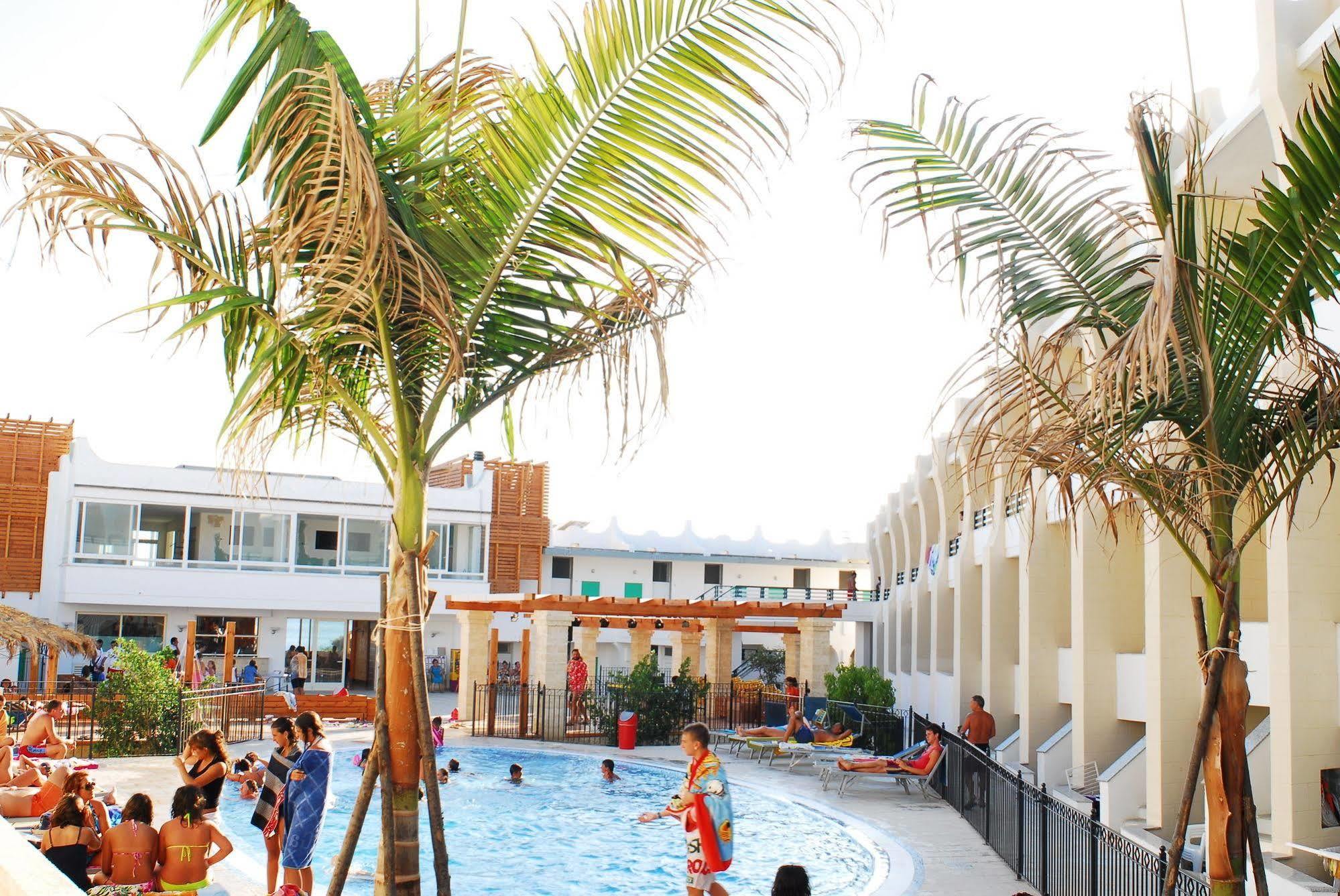 טורה ואדו Cala Saracena Resort מראה חיצוני תמונה