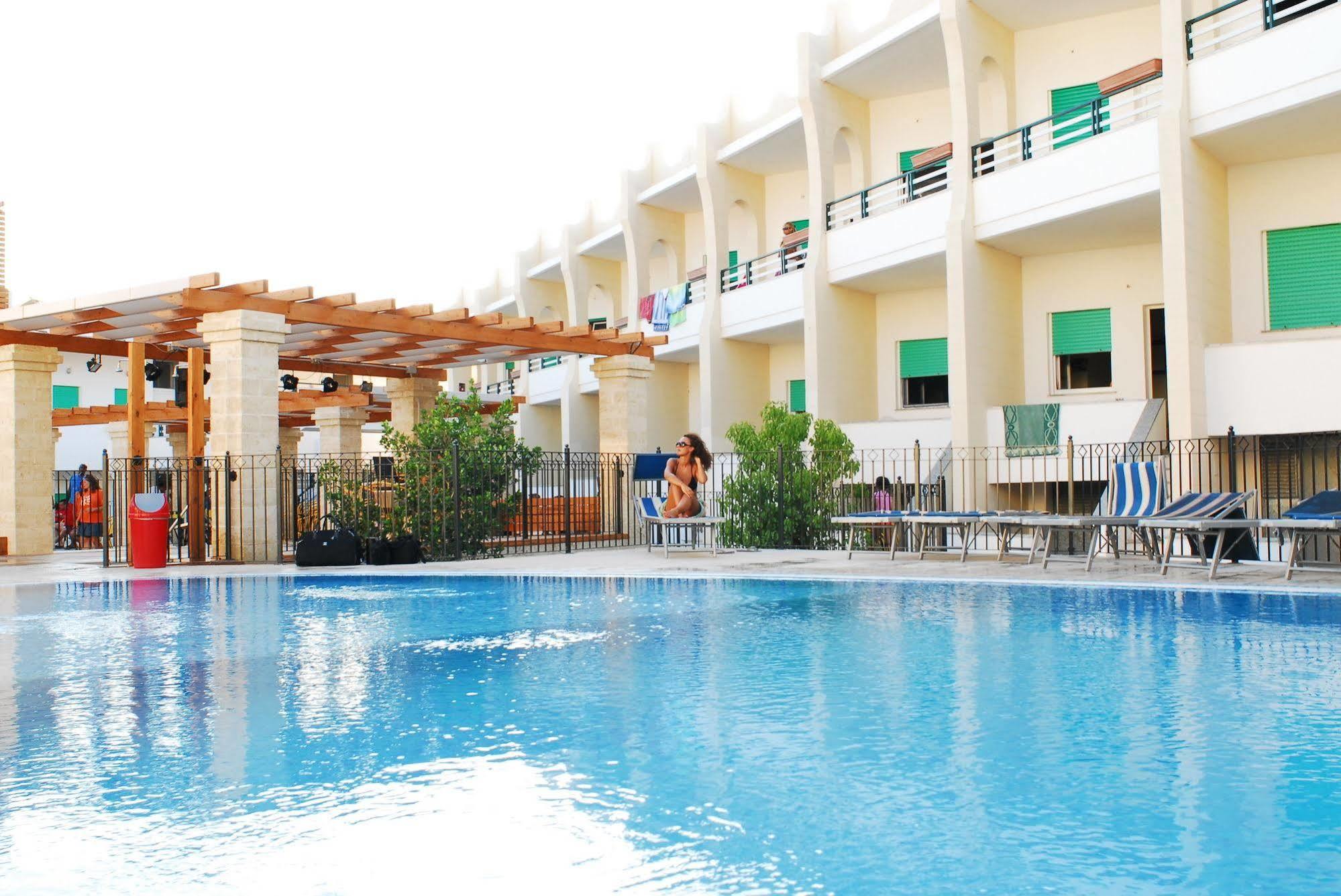טורה ואדו Cala Saracena Resort מראה חיצוני תמונה