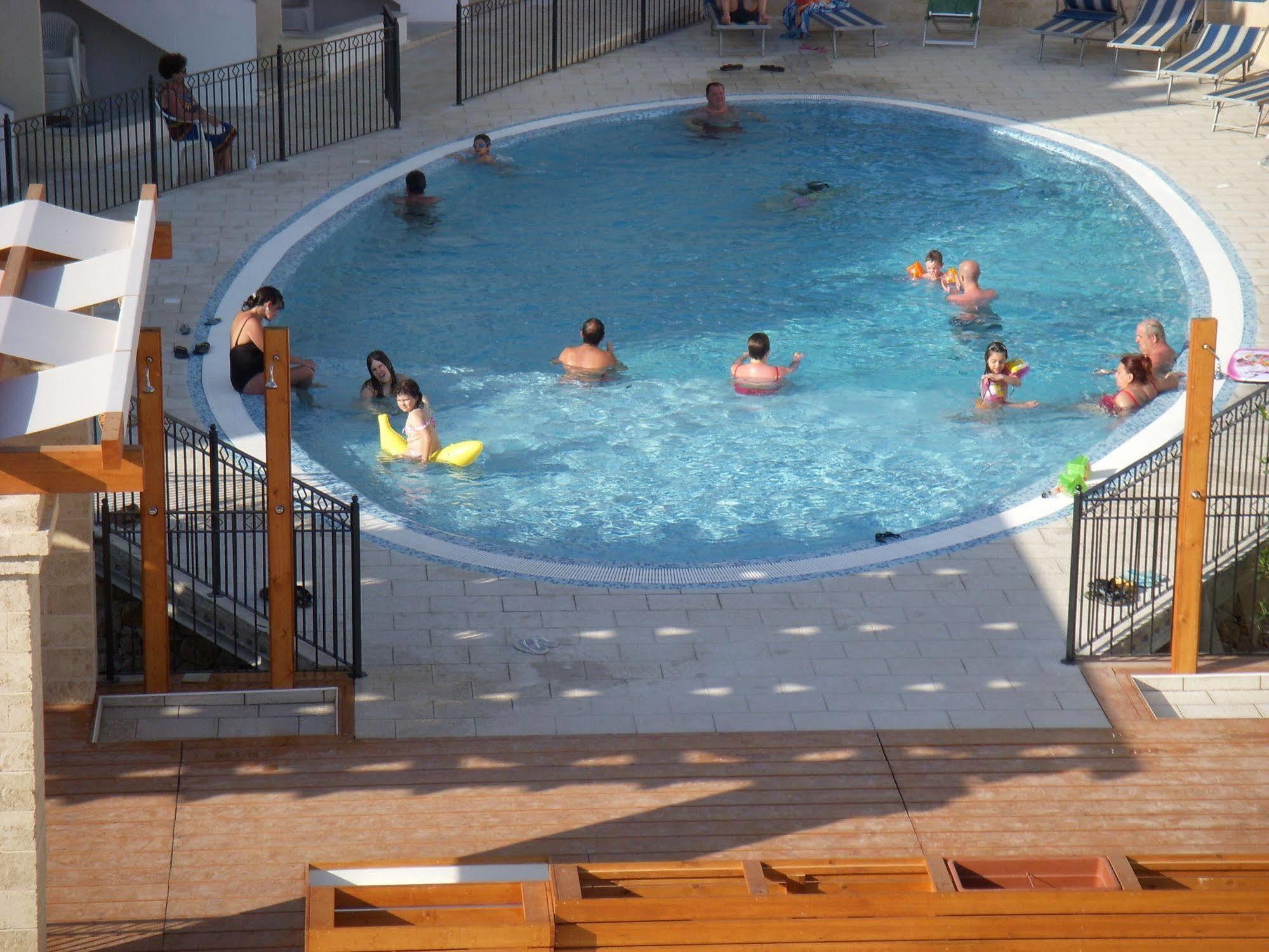 טורה ואדו Cala Saracena Resort מראה חיצוני תמונה