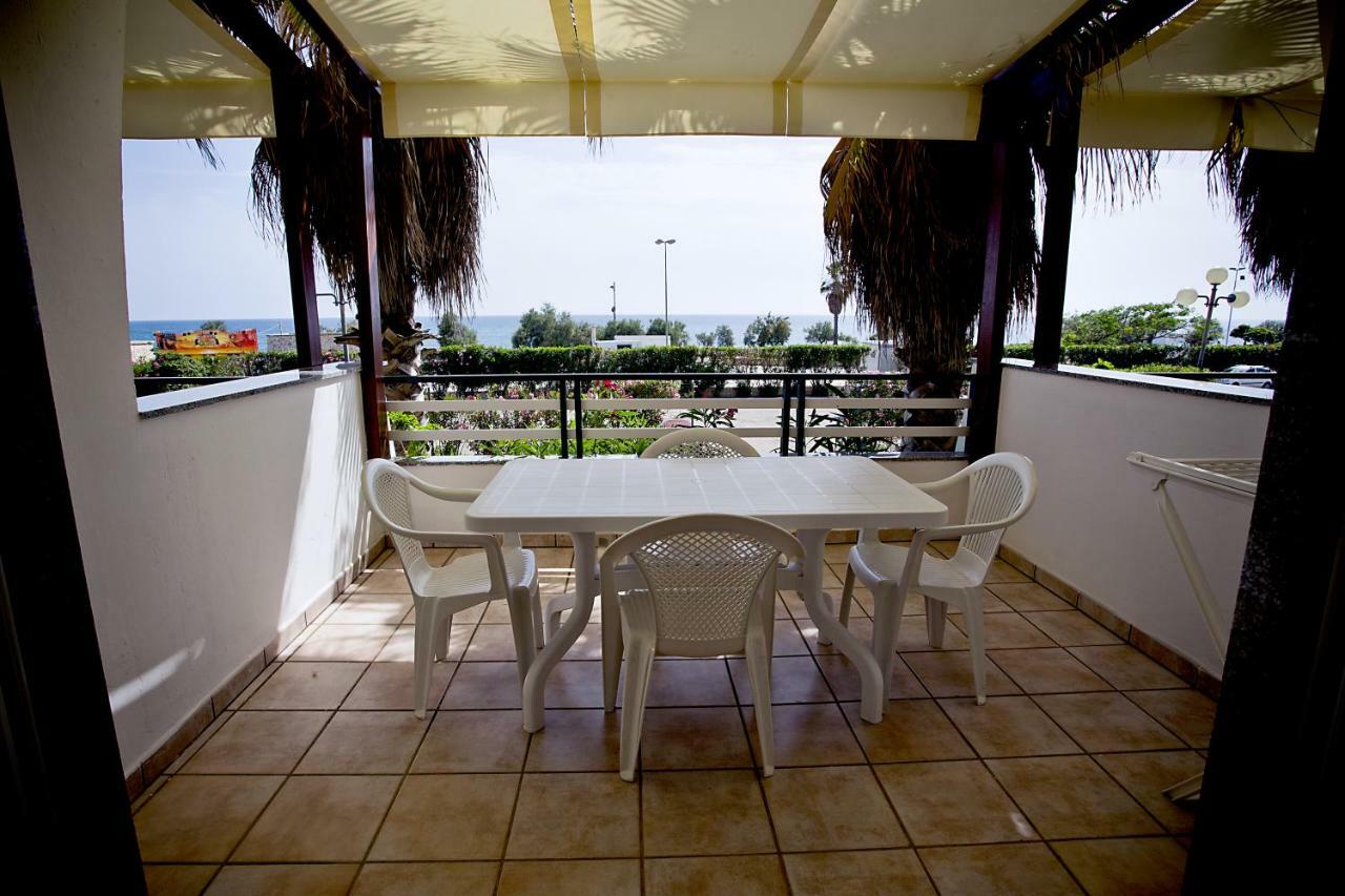 טורה ואדו Cala Saracena Resort מראה חיצוני תמונה